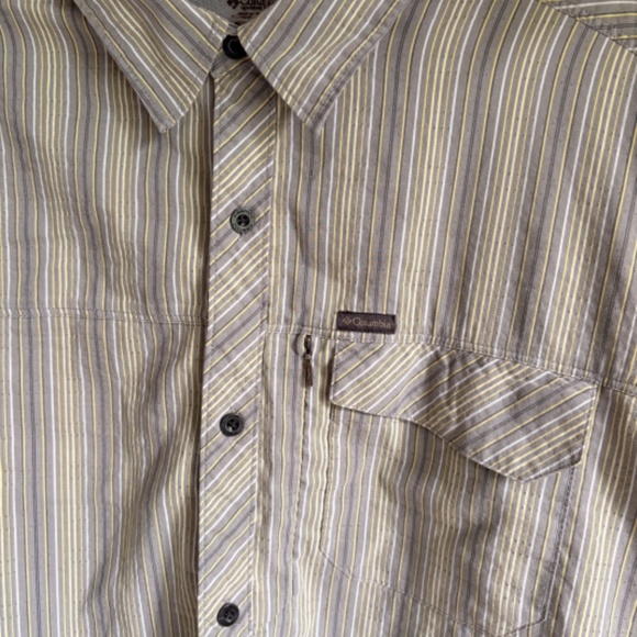 Columbia Short Sleeve dress shirt Outdoors hiking XL Men's polyester cotton - Picture 2 of 5